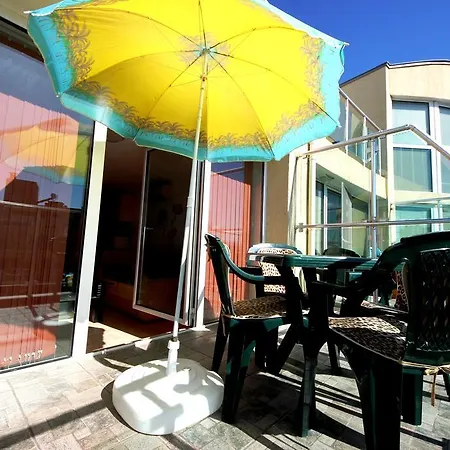 Julia Family - Menada Apartment *
